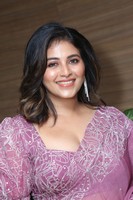Anjali Shines with Effortless Charm